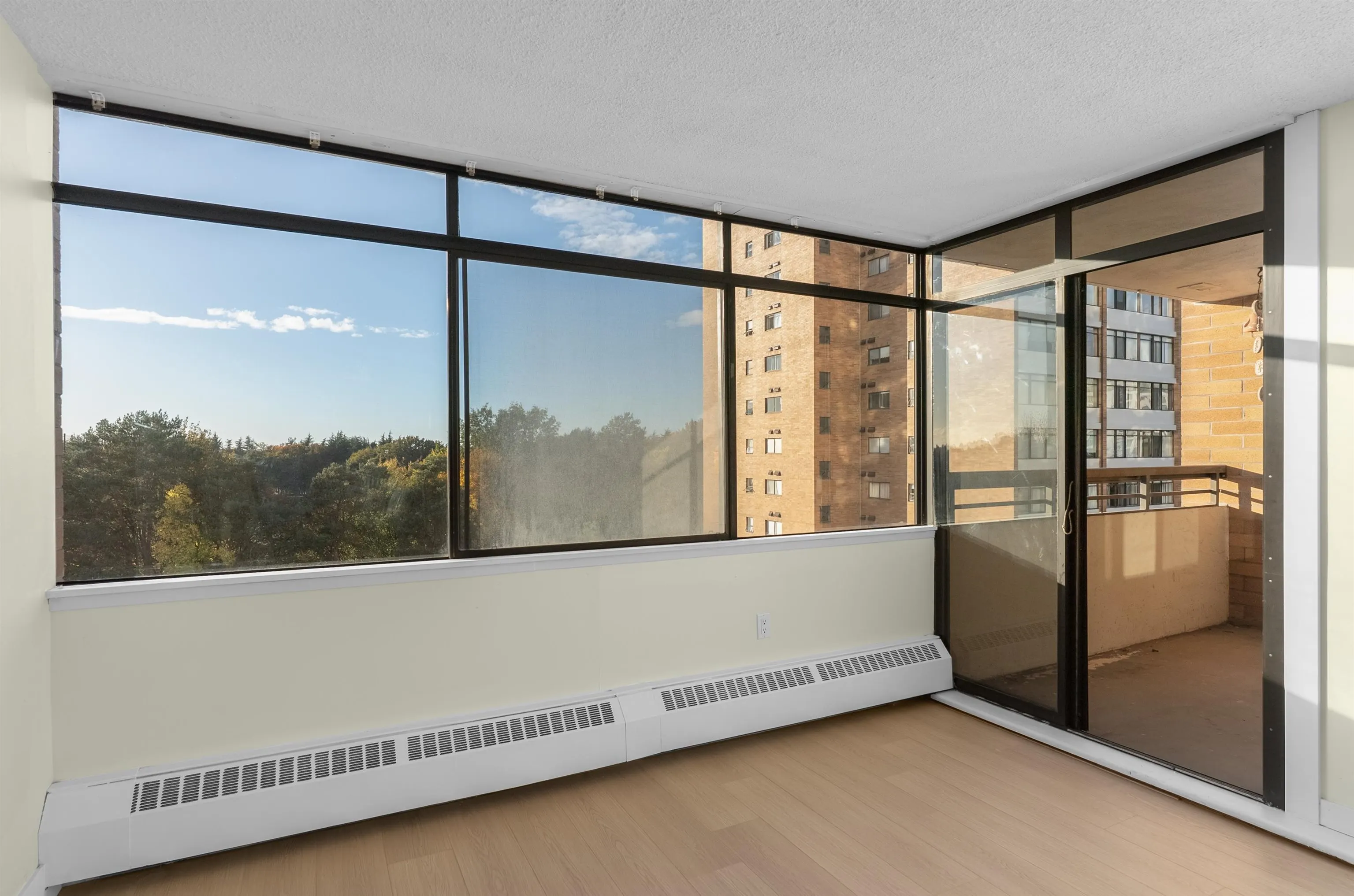 6631 Minoru Boulevard #807