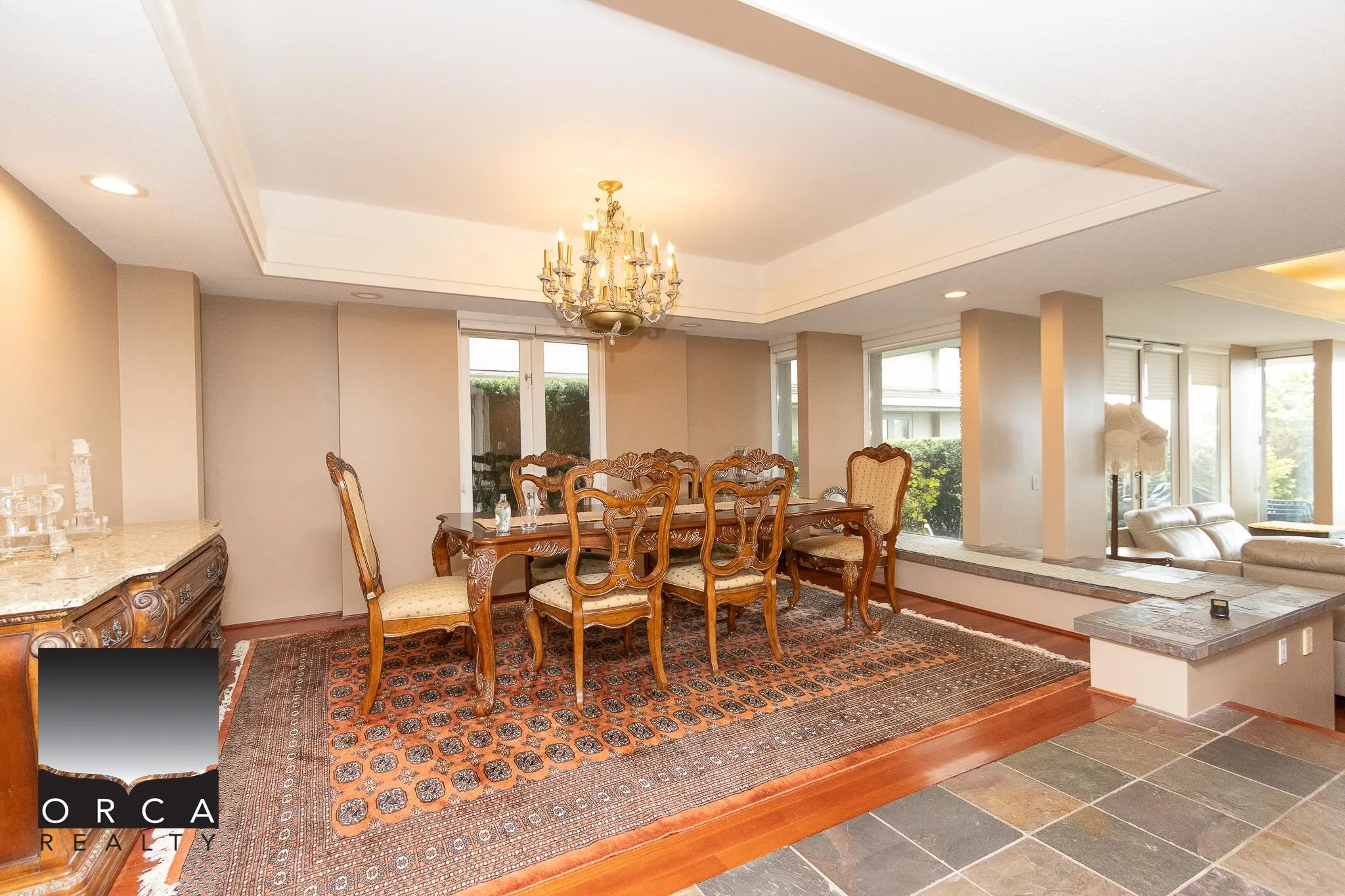 2424 Bellevue Avenue