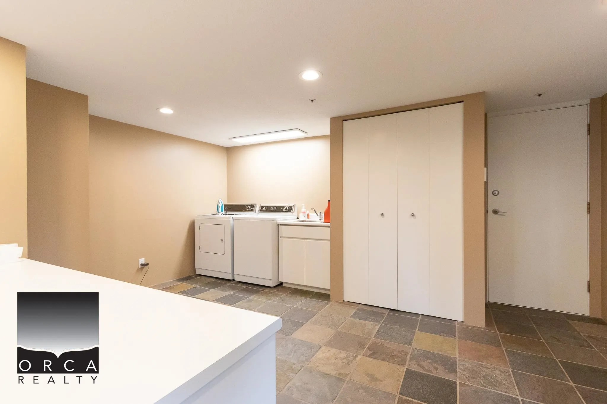 2424 Bellevue Avenue