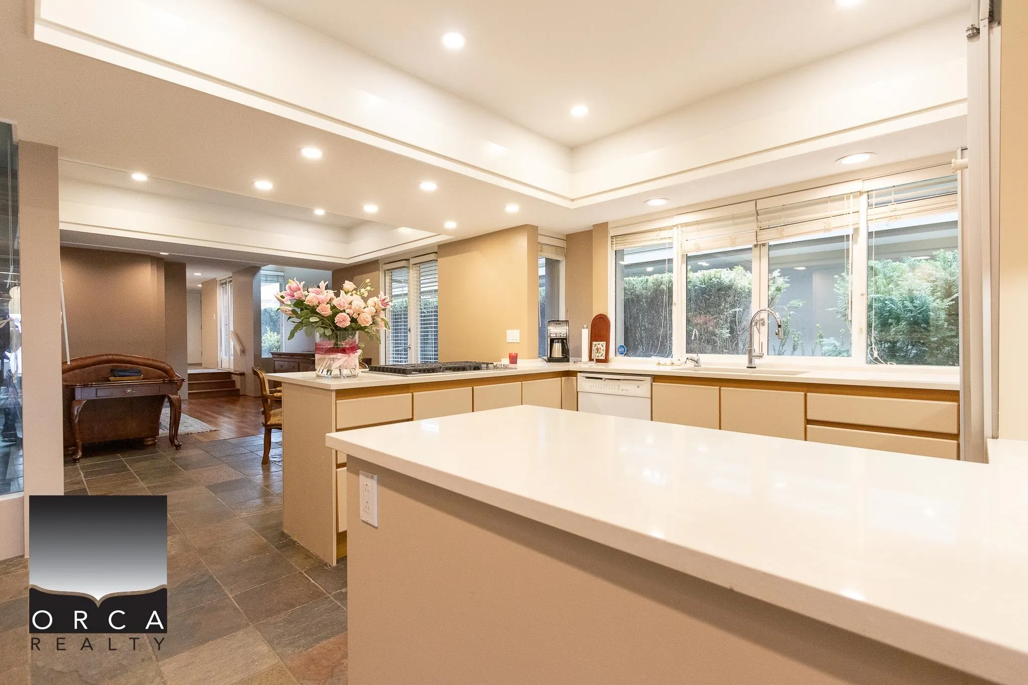 2424 Bellevue Avenue