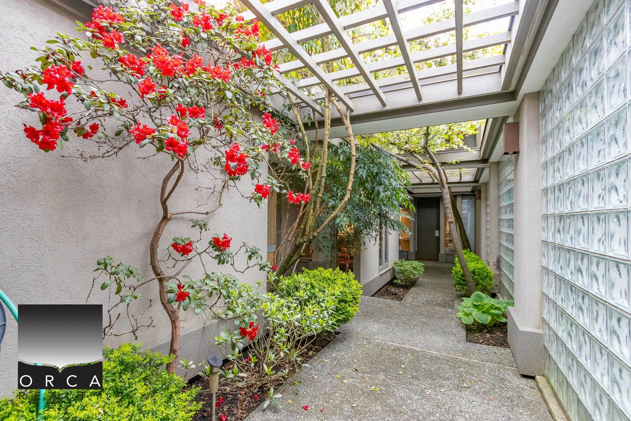 2424 Bellevue Avenue