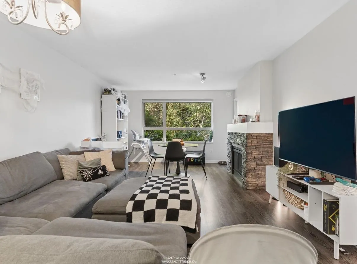 700 Klahanie Drive #103