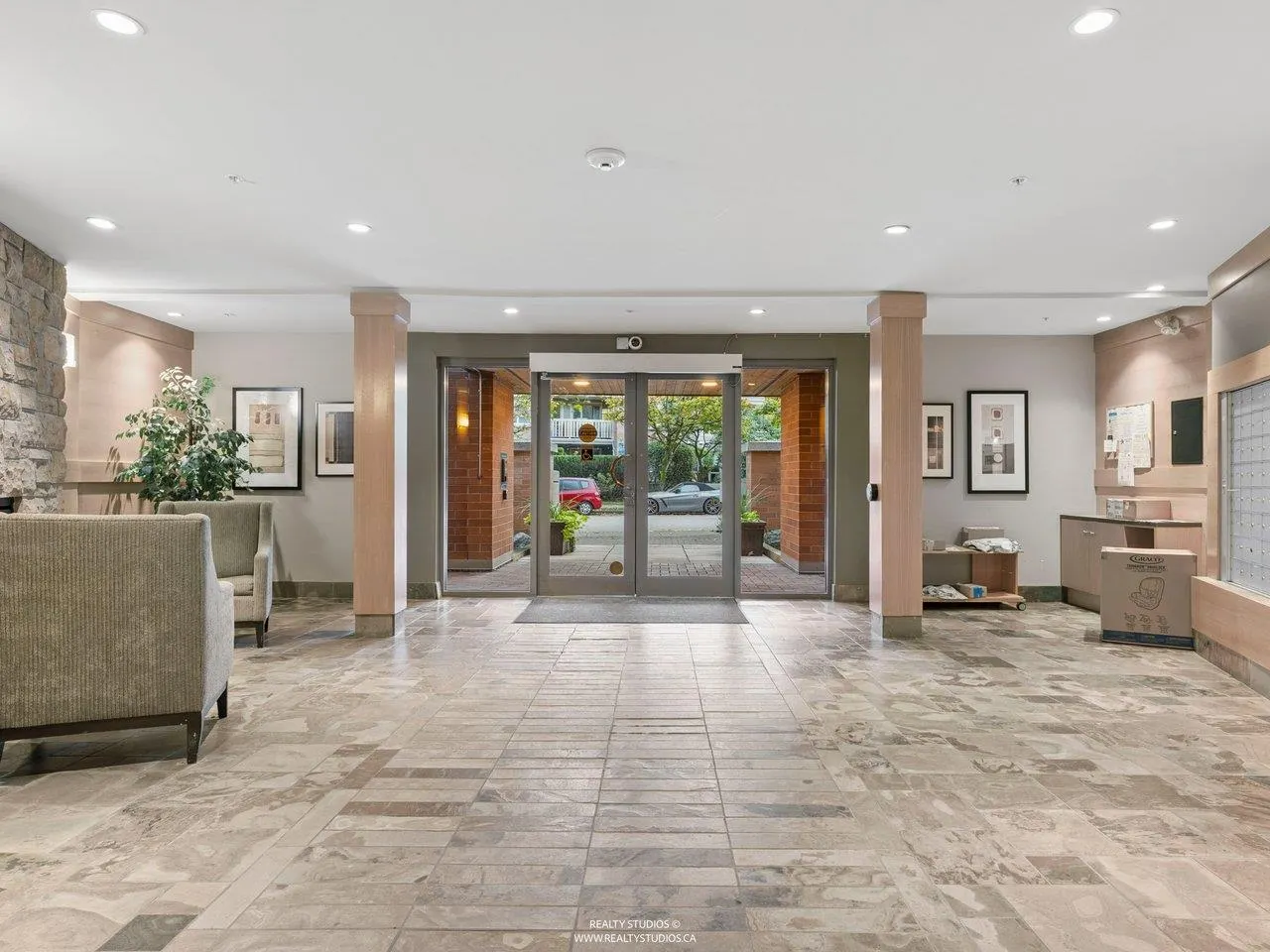 700 Klahanie Drive #103