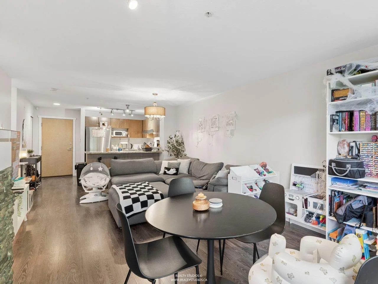 700 Klahanie Drive #103