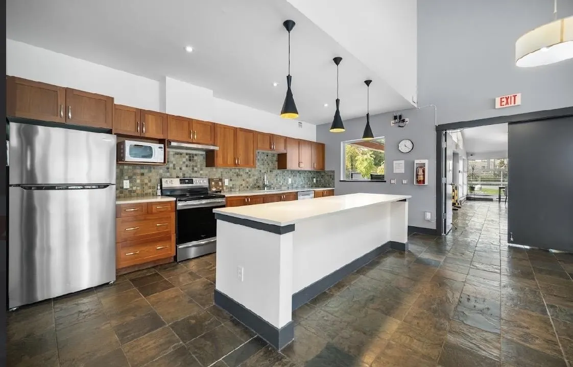 700 Klahanie Drive #103