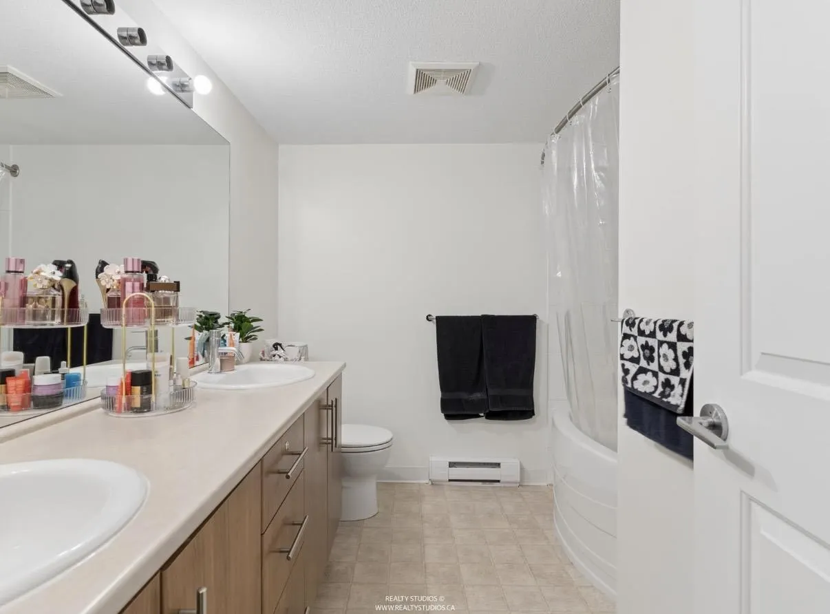 700 Klahanie Drive #103