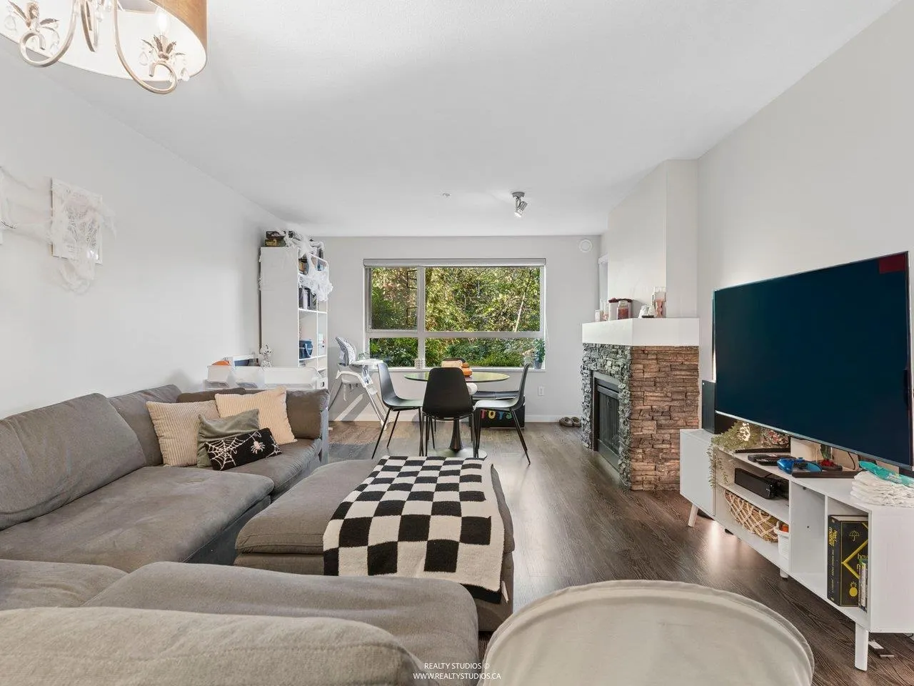 700 Klahanie Drive #103