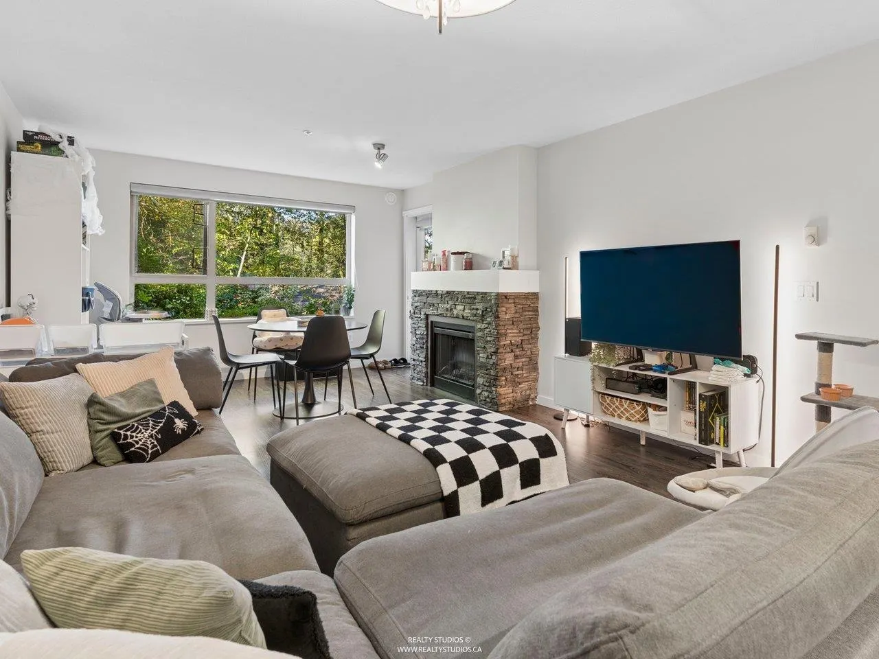 700 Klahanie Drive #103