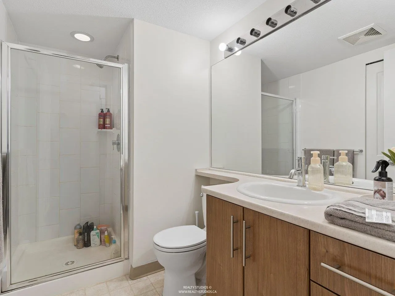 700 Klahanie Drive #103