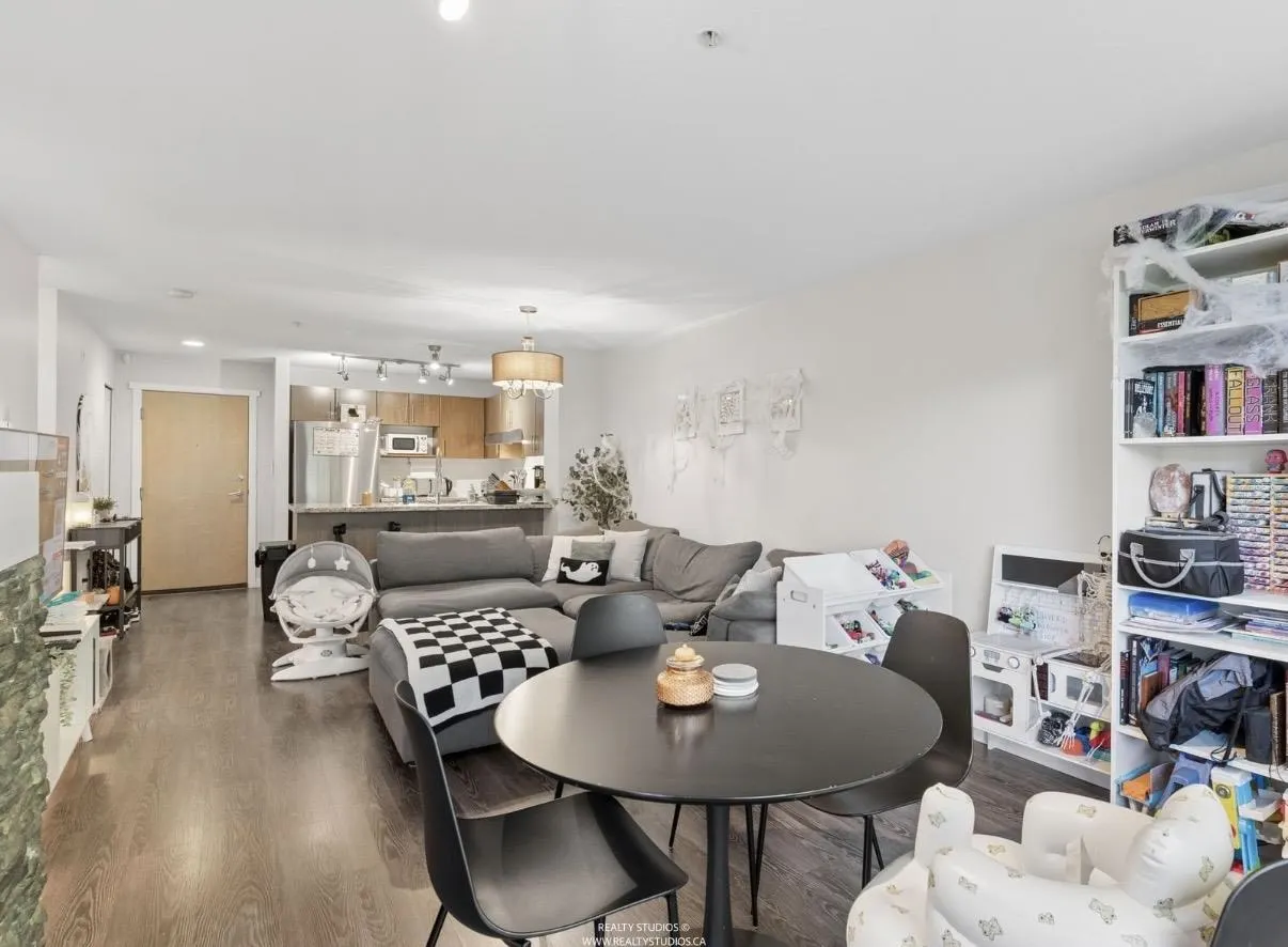 700 Klahanie Drive #103