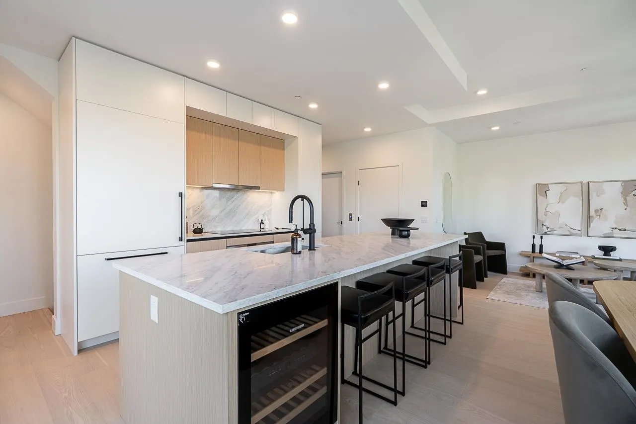 539 W 28th Avenue #202