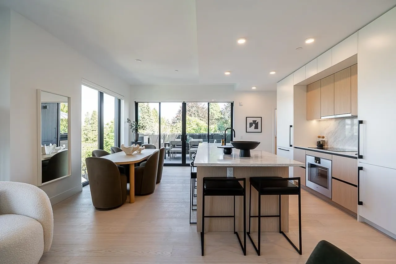 539 W 28th Avenue #202