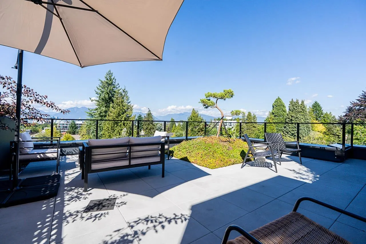 539 W 28th Avenue #202