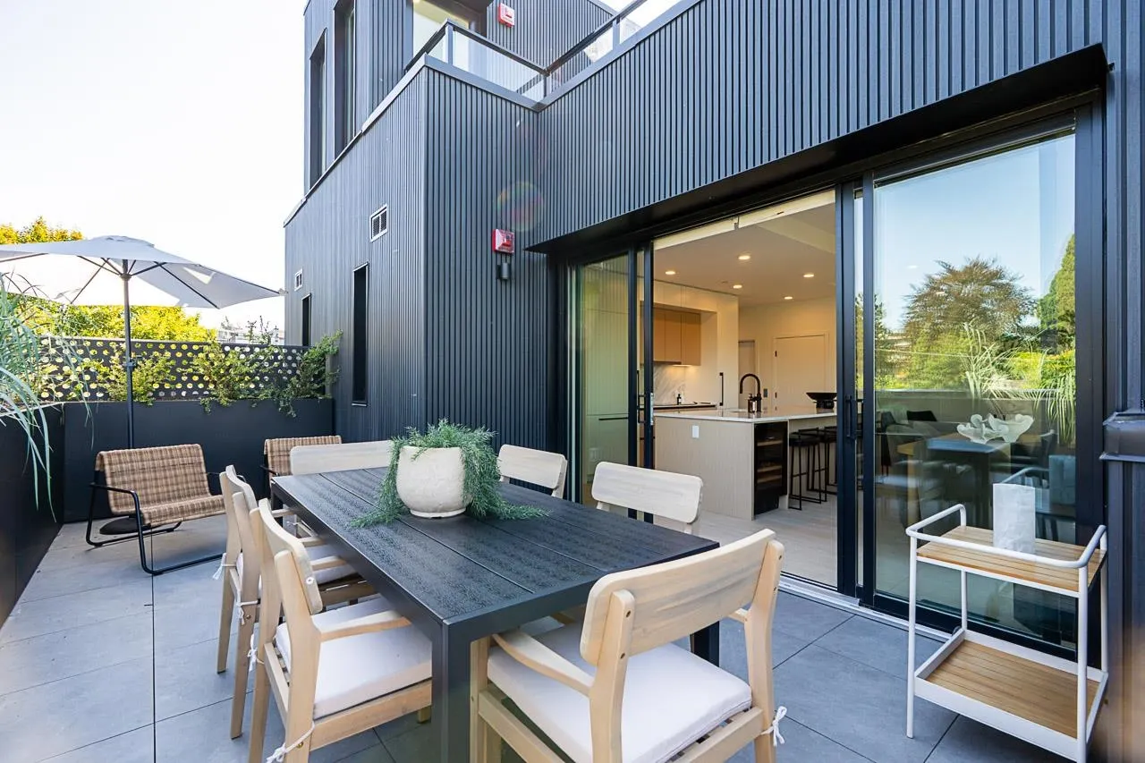 539 W 28th Avenue #202