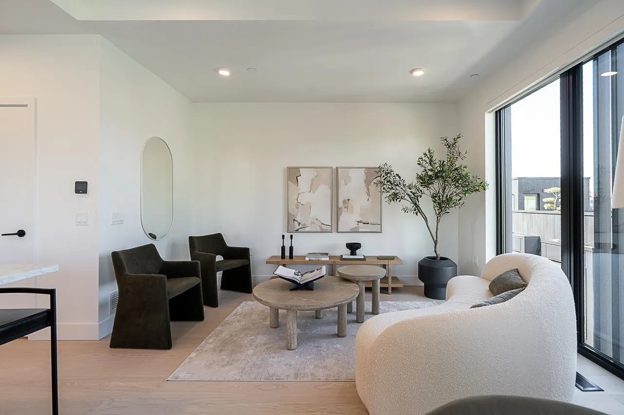 539 W 28th Avenue #202