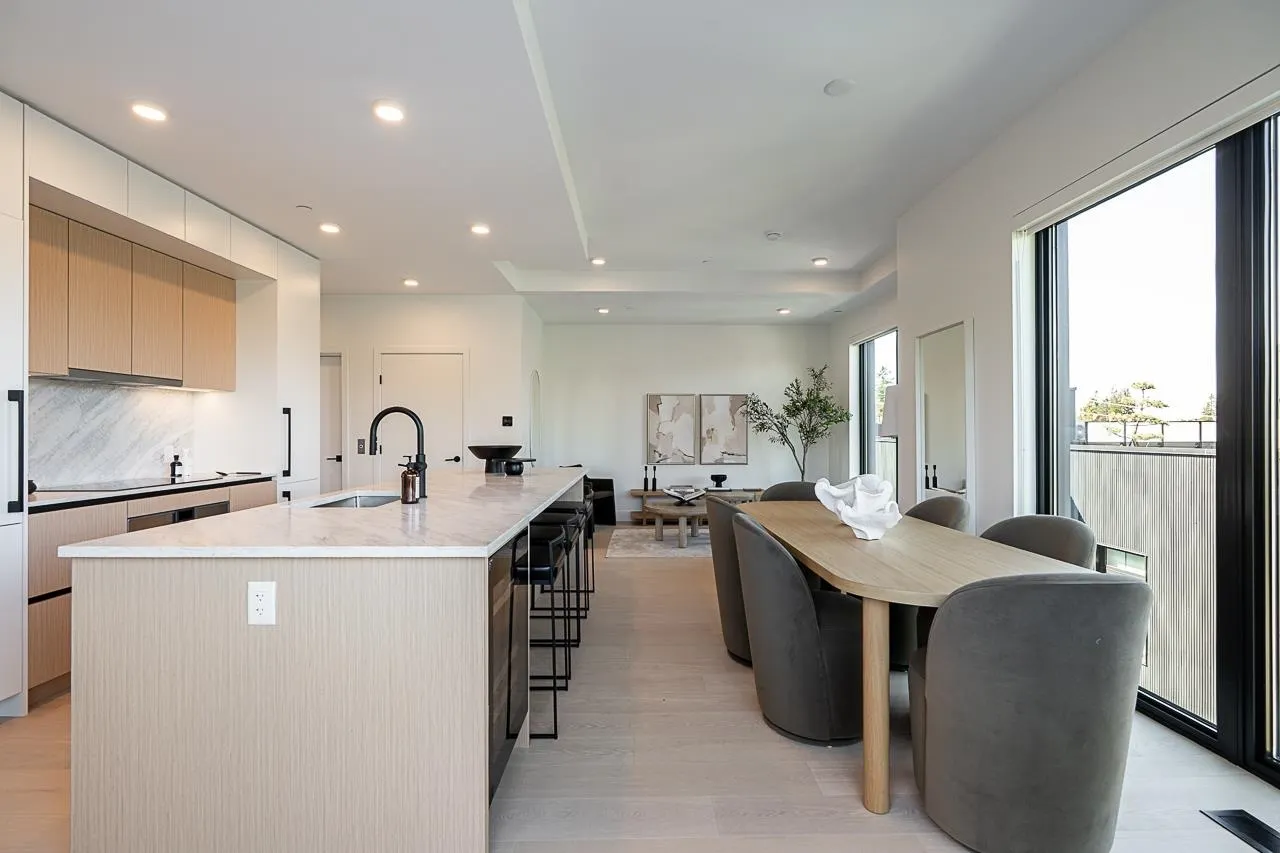539 W 28th Avenue #202