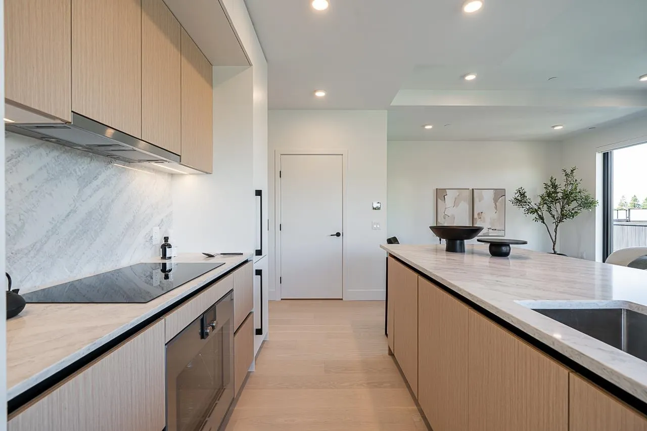 539 W 28th Avenue #202