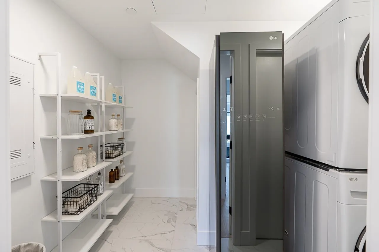 539 W 28th Avenue #202