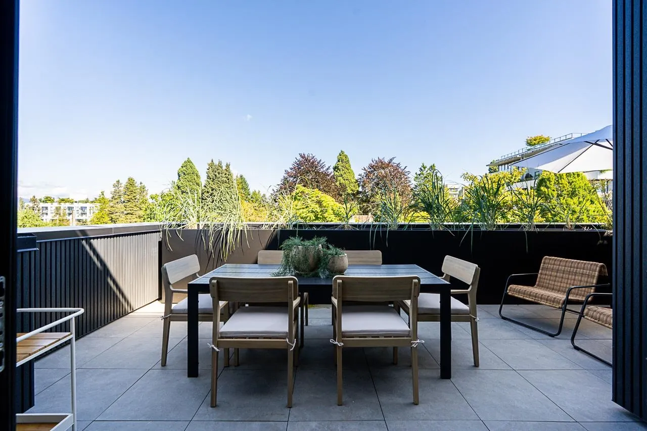 539 W 28th Avenue #202