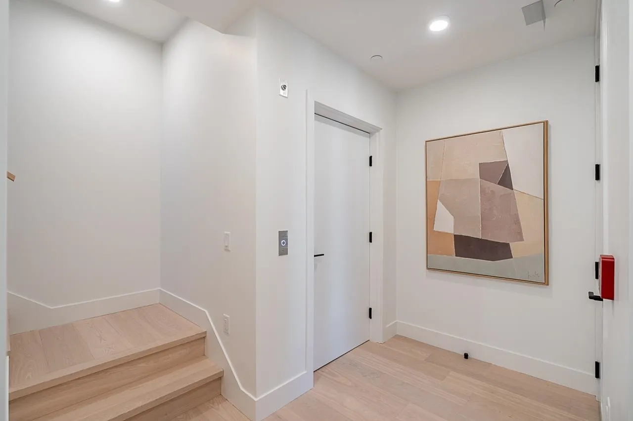 539 W 28th Avenue #202