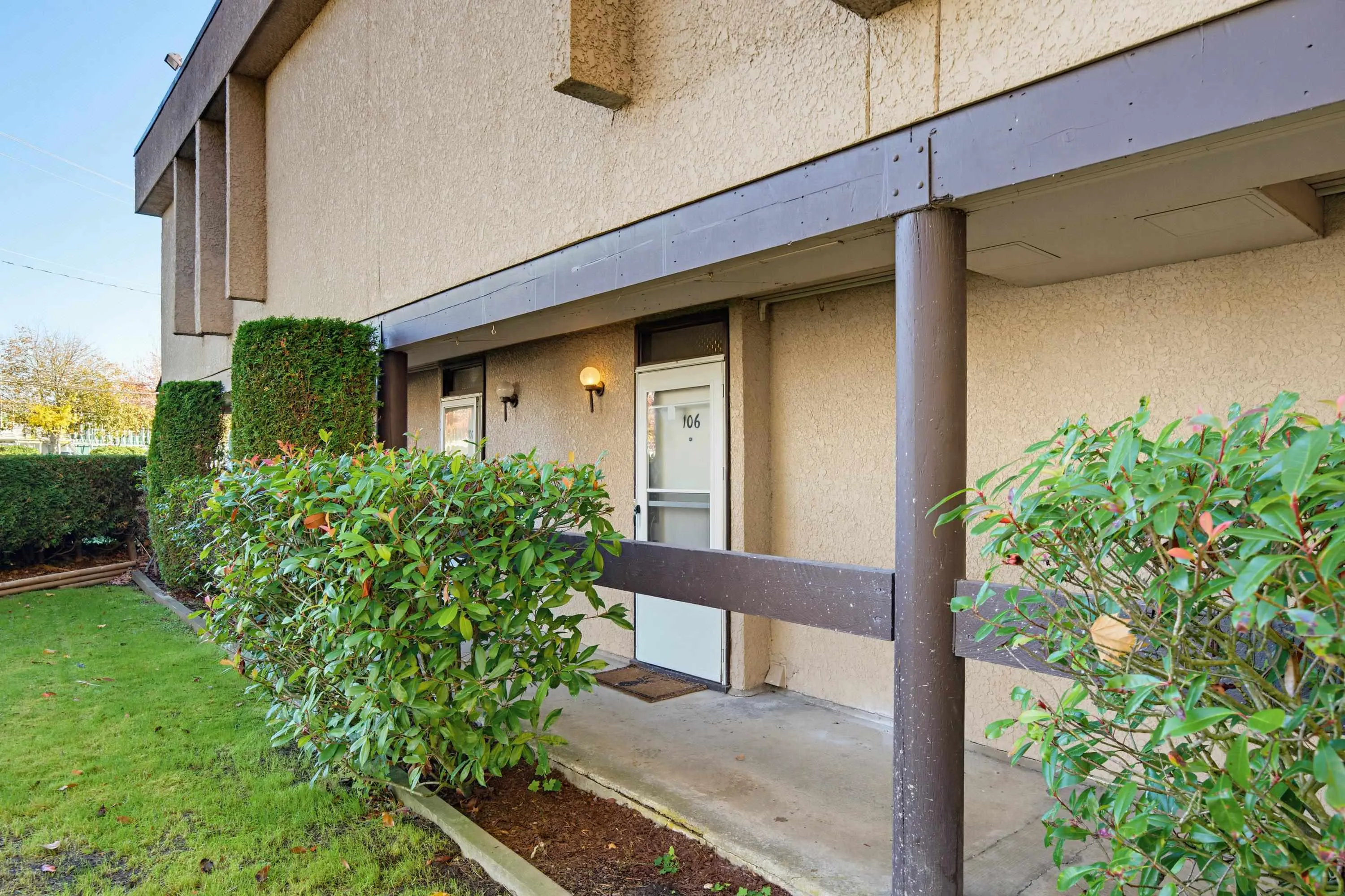 17720 60 Avenue #106