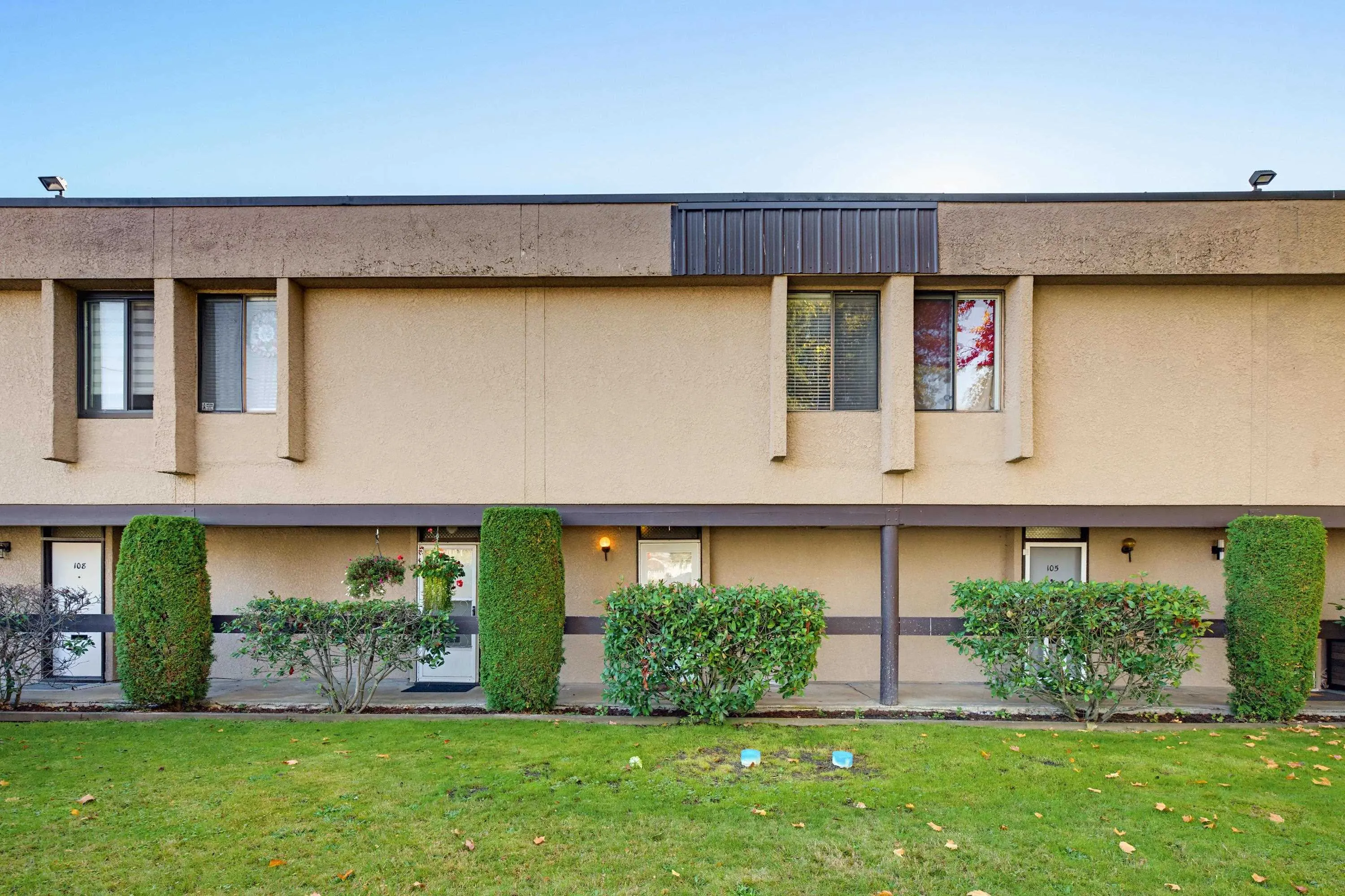 17720 60 Avenue #106