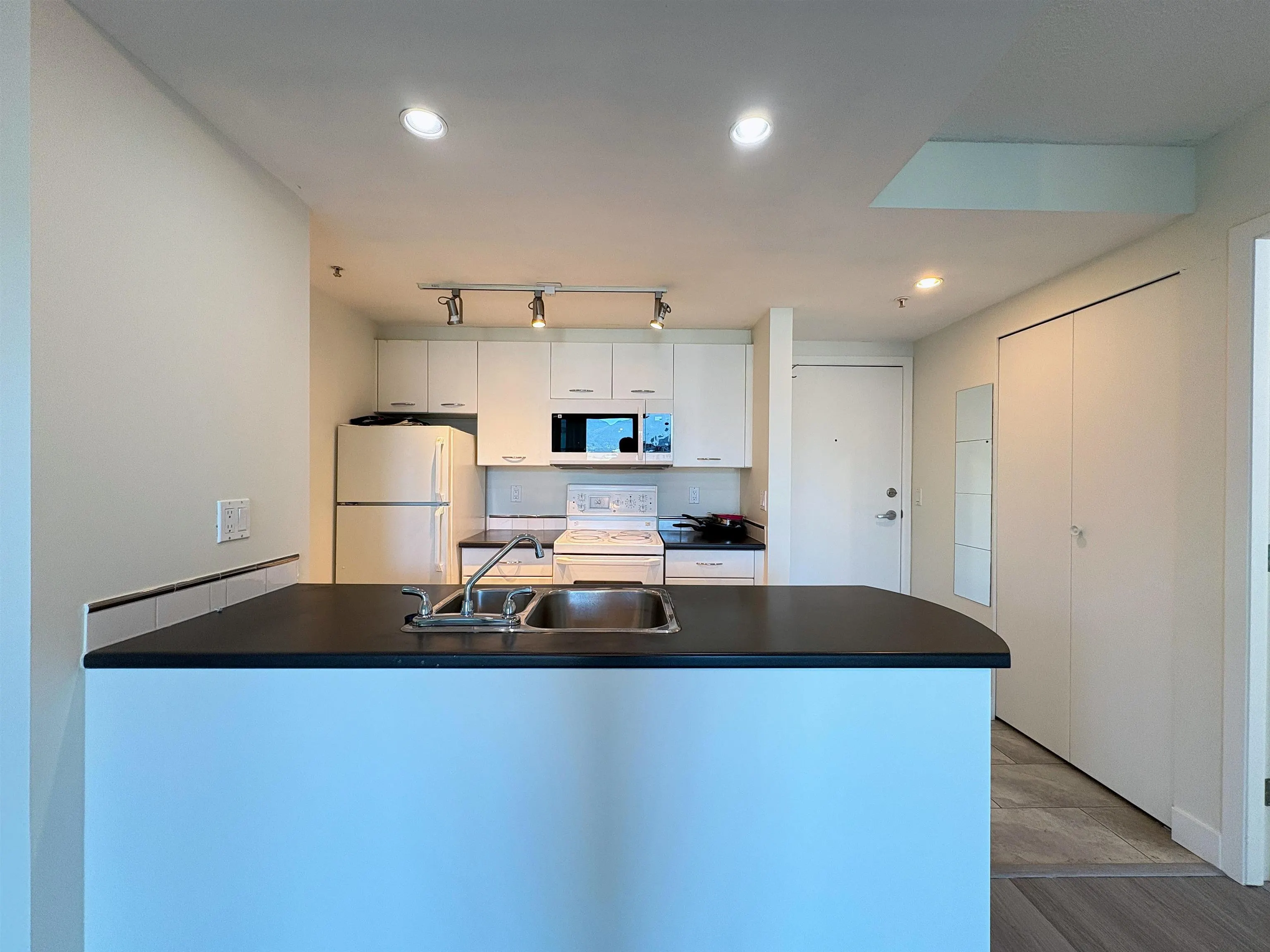 1331 W Georgia Street #602