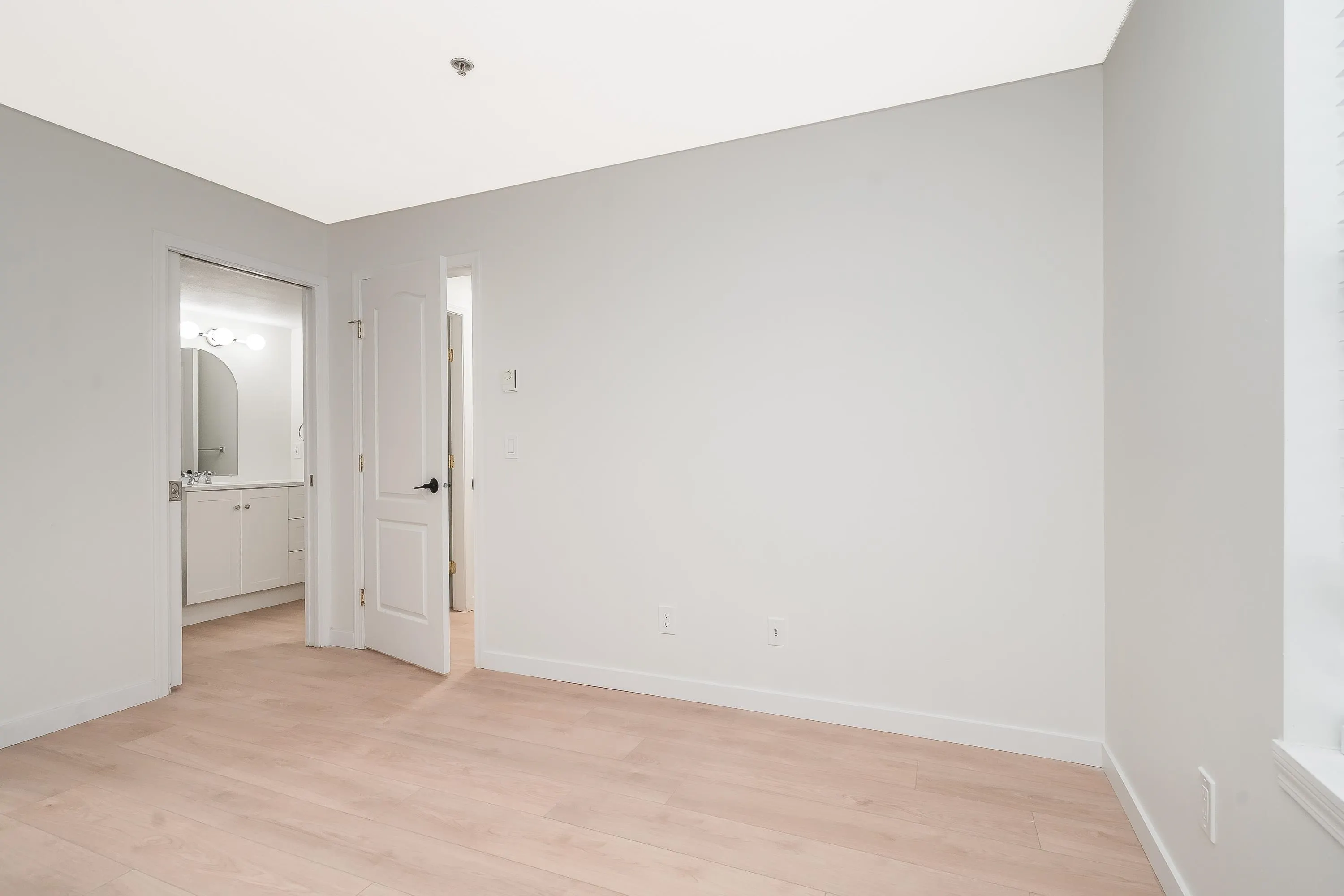 20268 54 Avenue #207