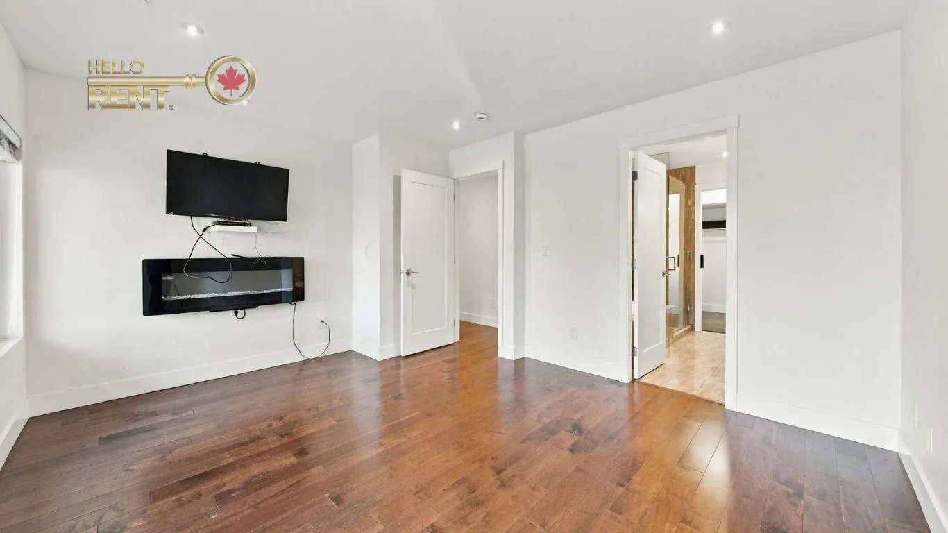458 Northcliffe Crescent