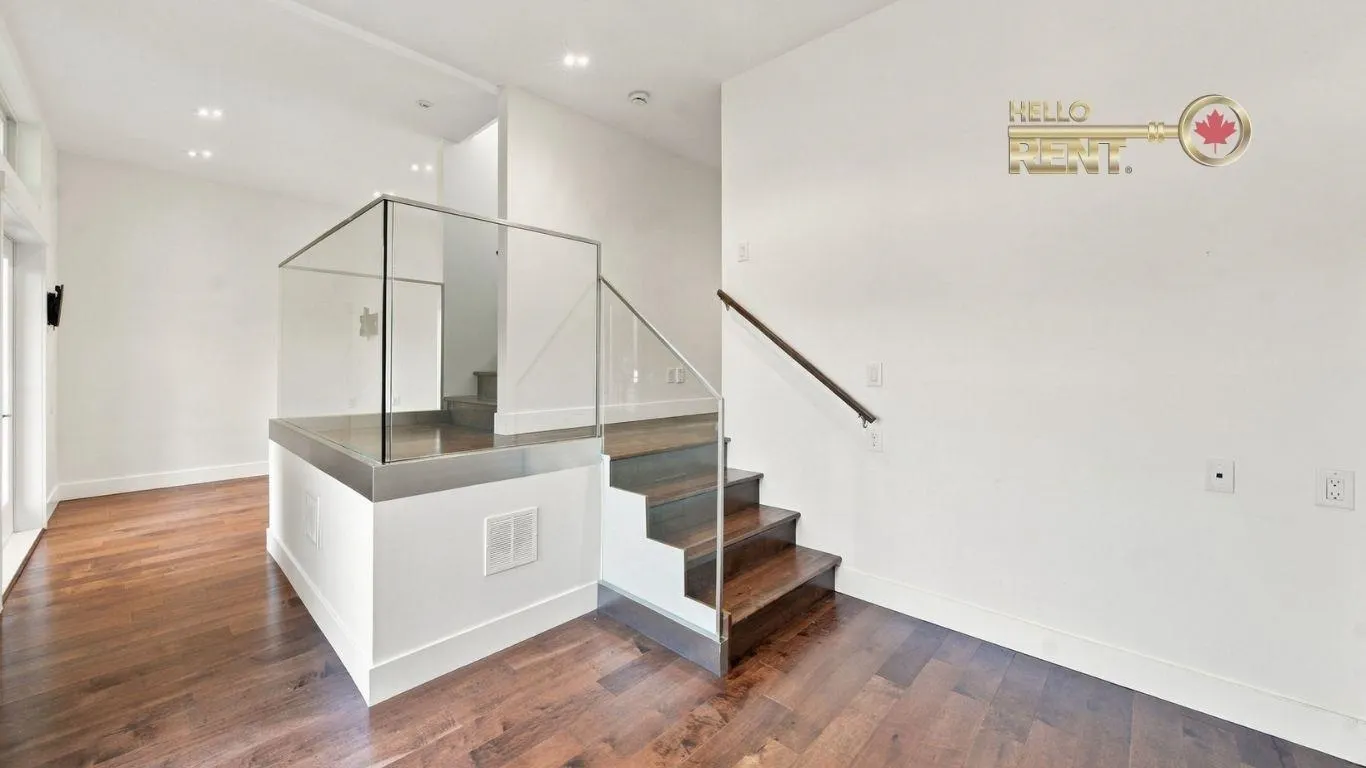 458 Northcliffe Crescent