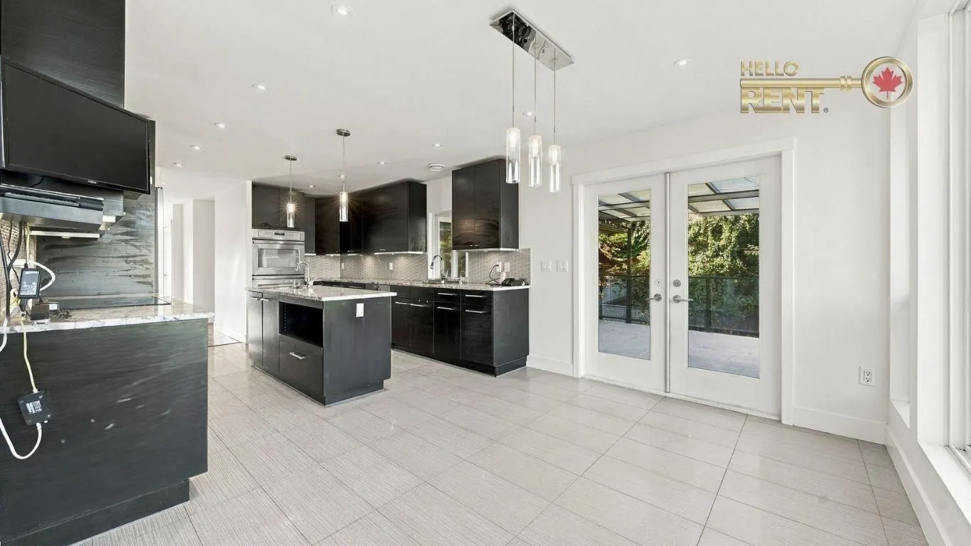458 Northcliffe Crescent