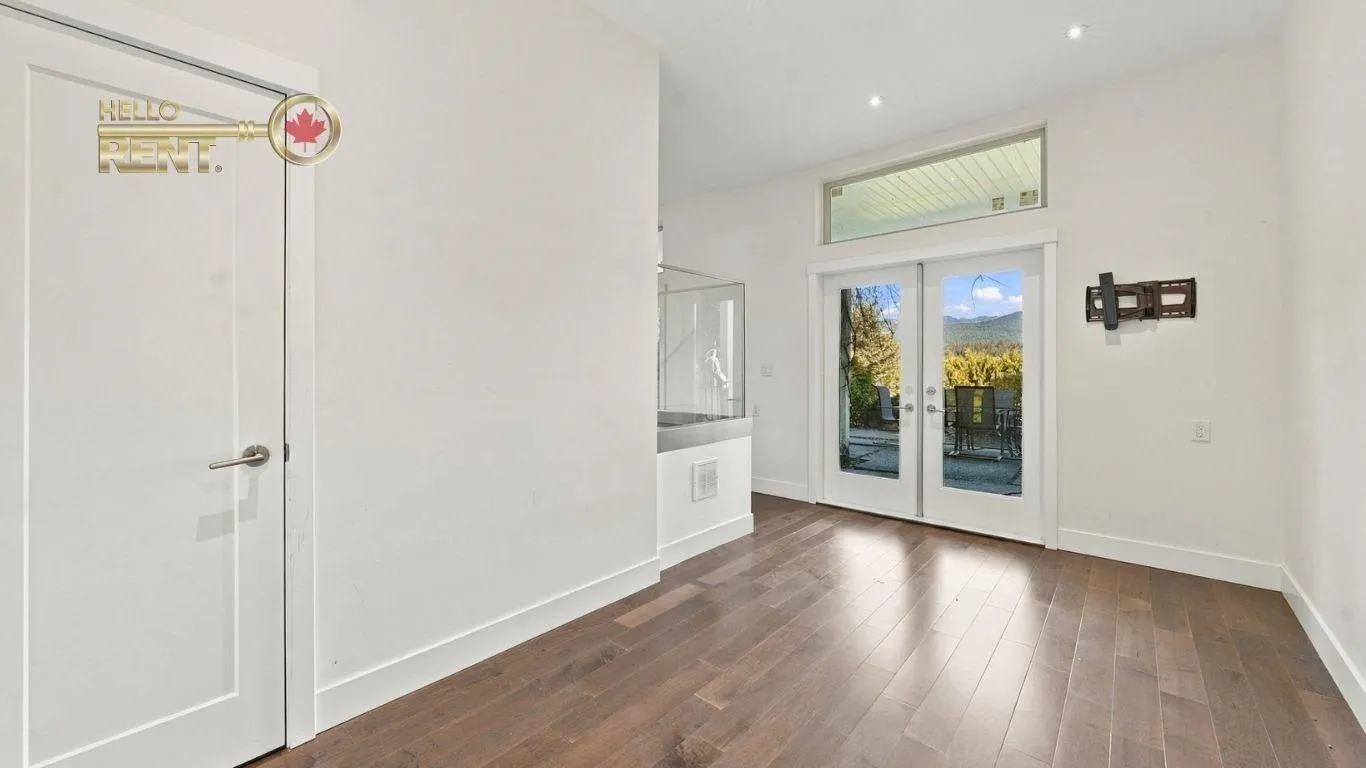 458 Northcliffe Crescent