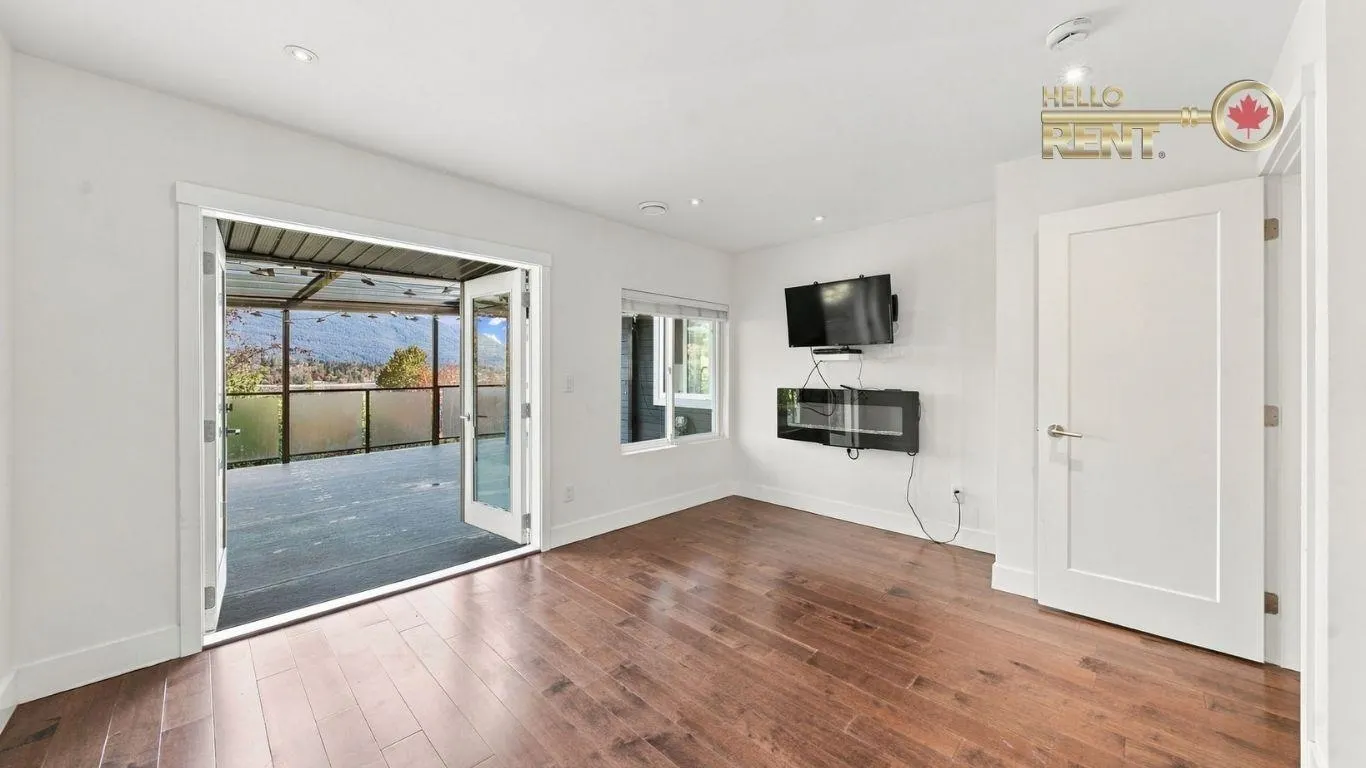 458 Northcliffe Crescent