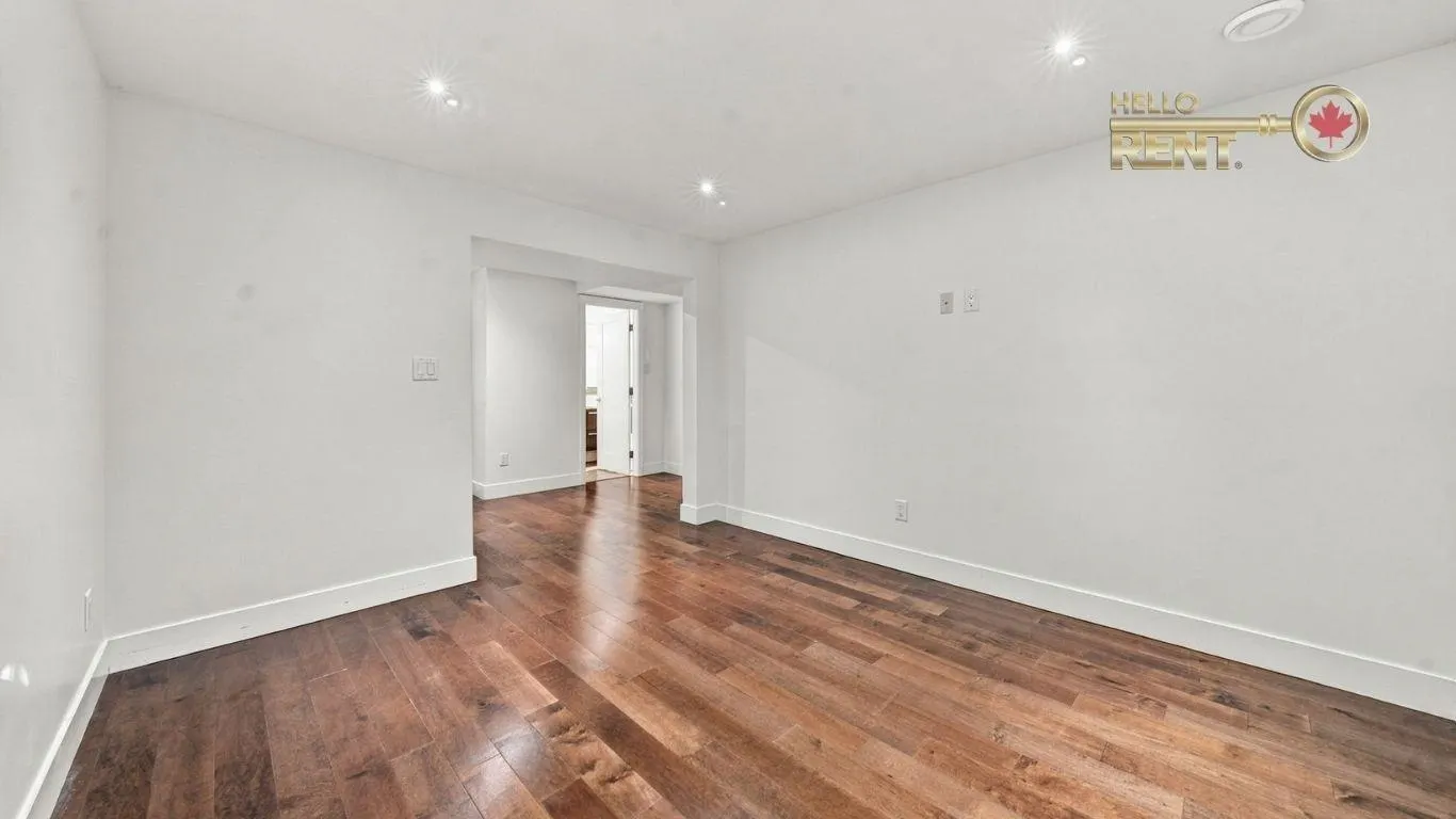 458 Northcliffe Crescent