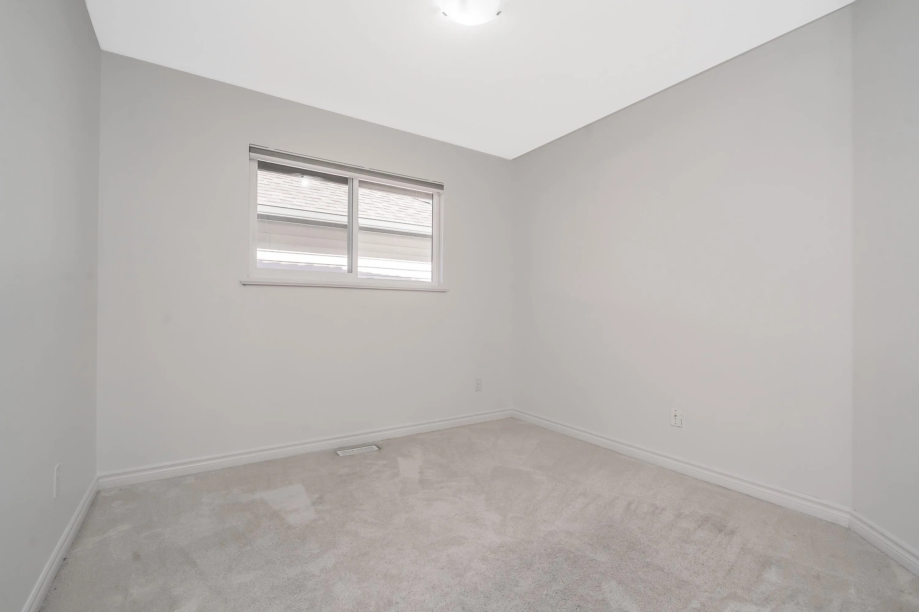 8669 207 Street