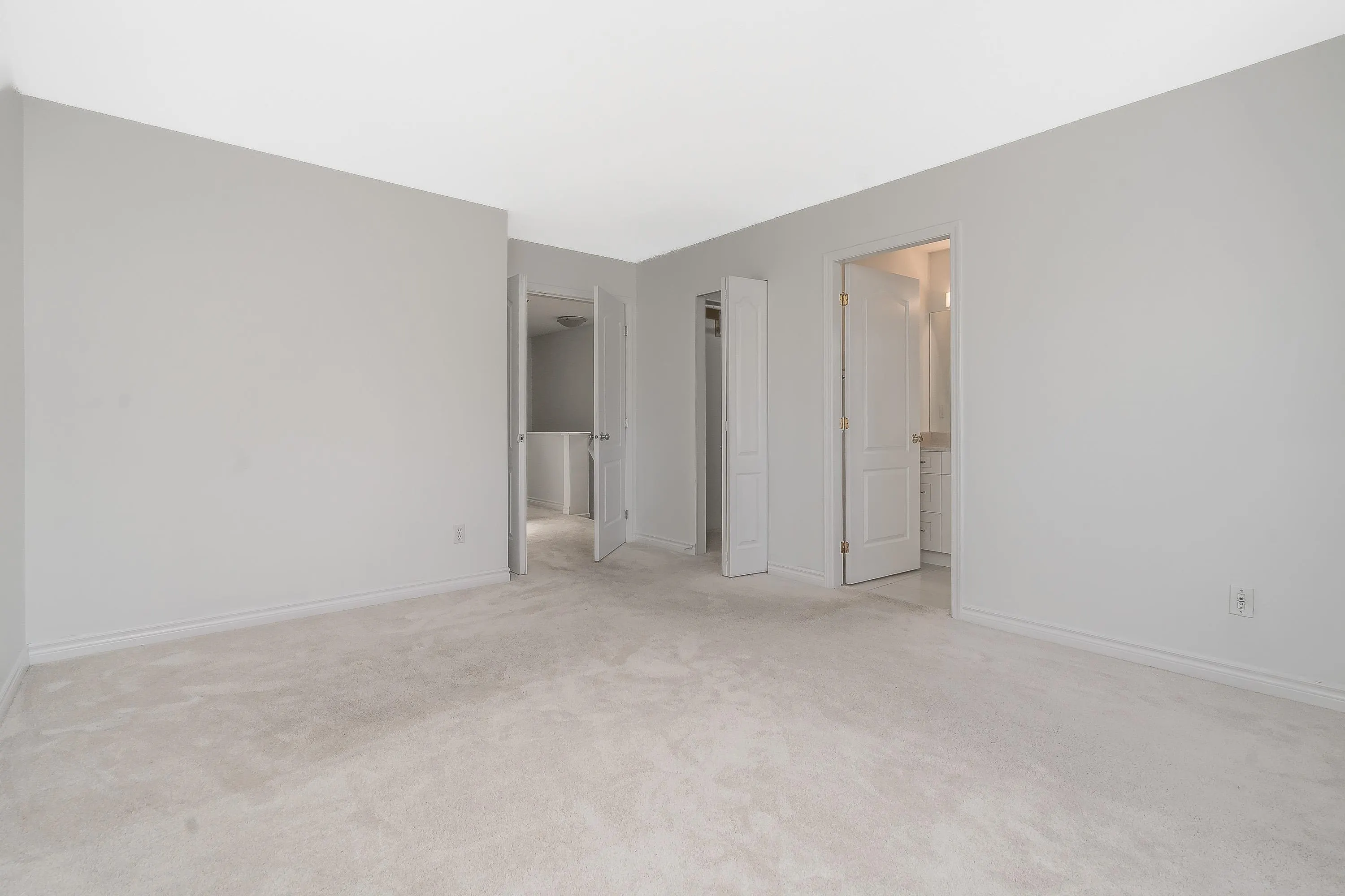 8669 207 Street