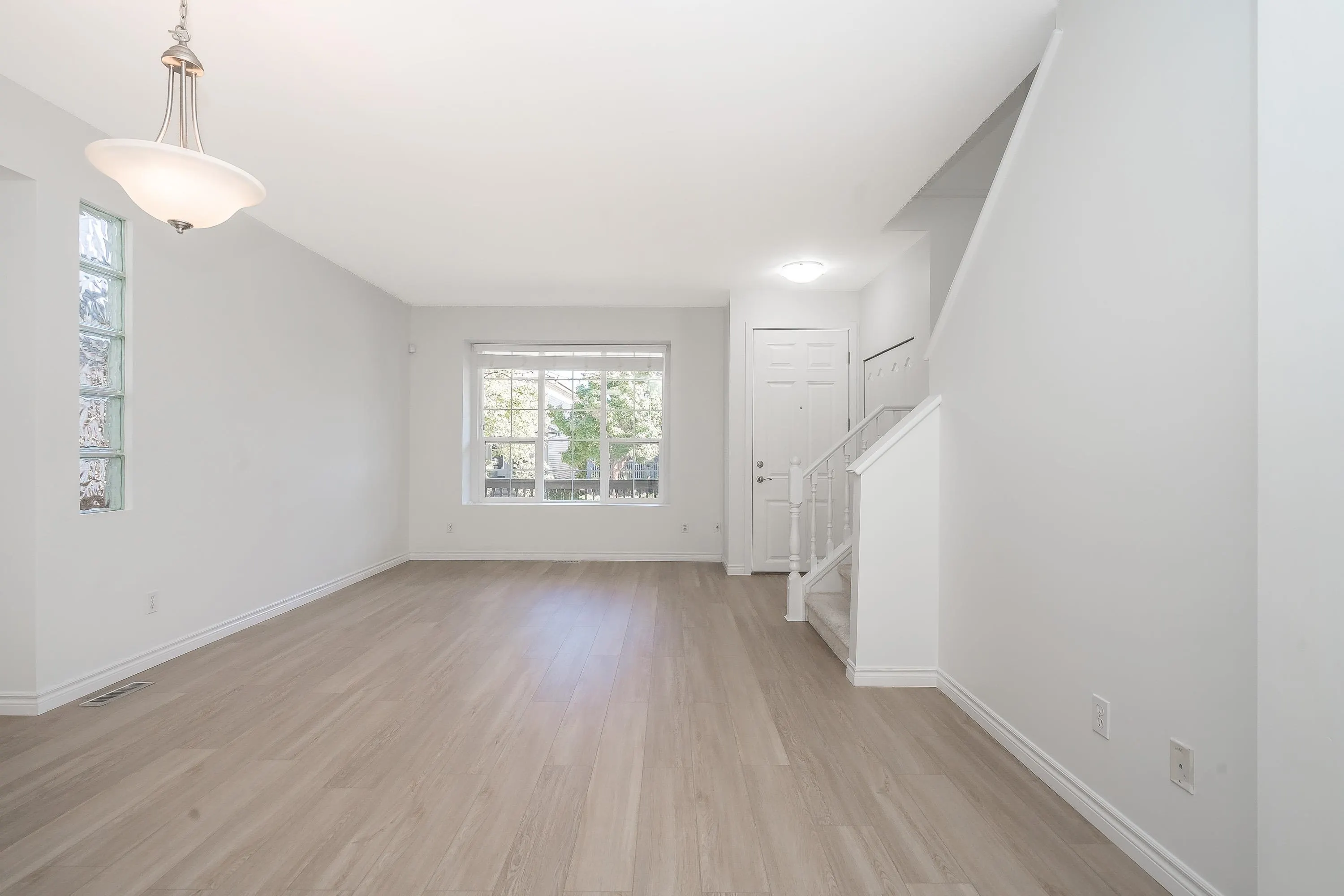 8669 207 Street