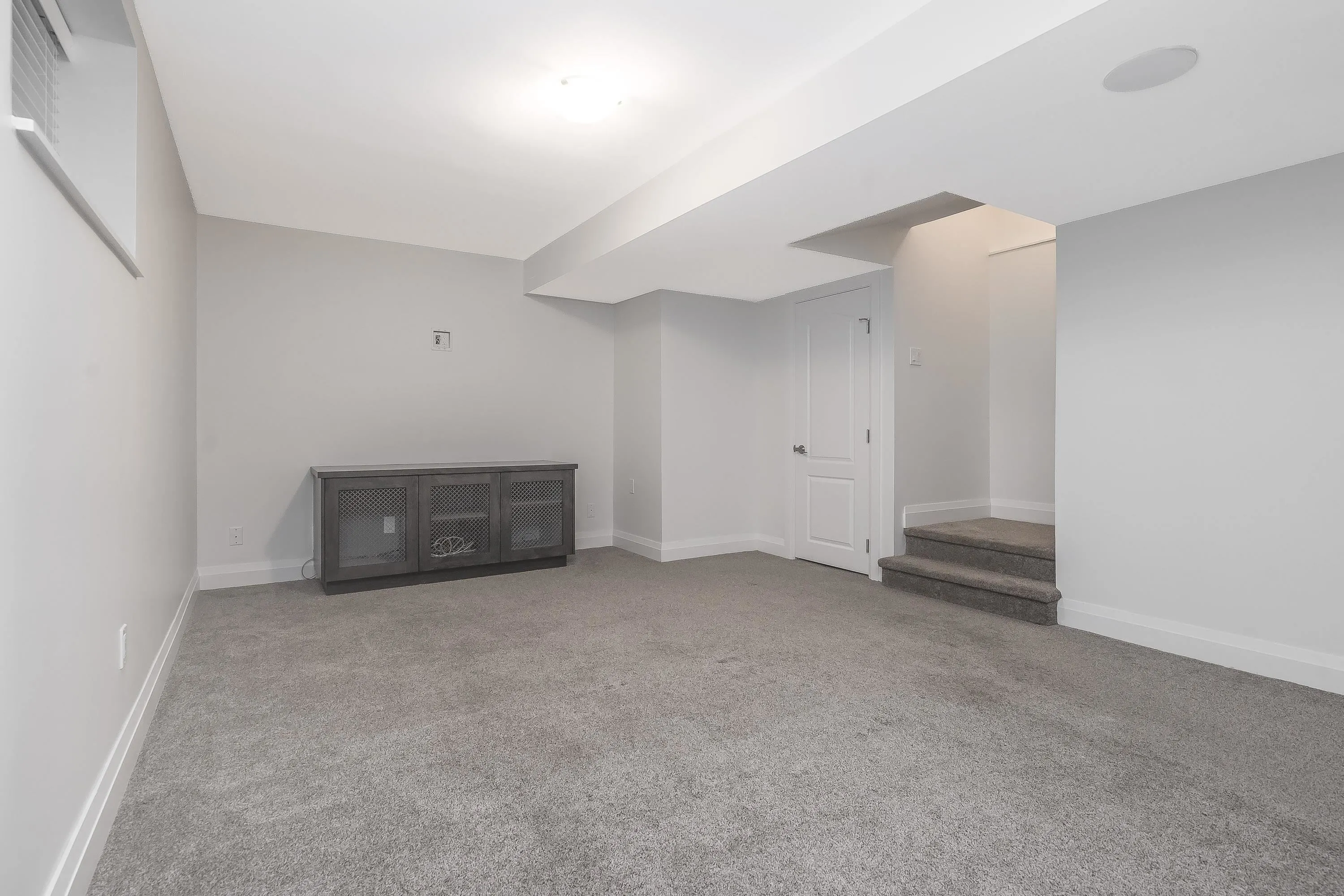 8669 207 Street