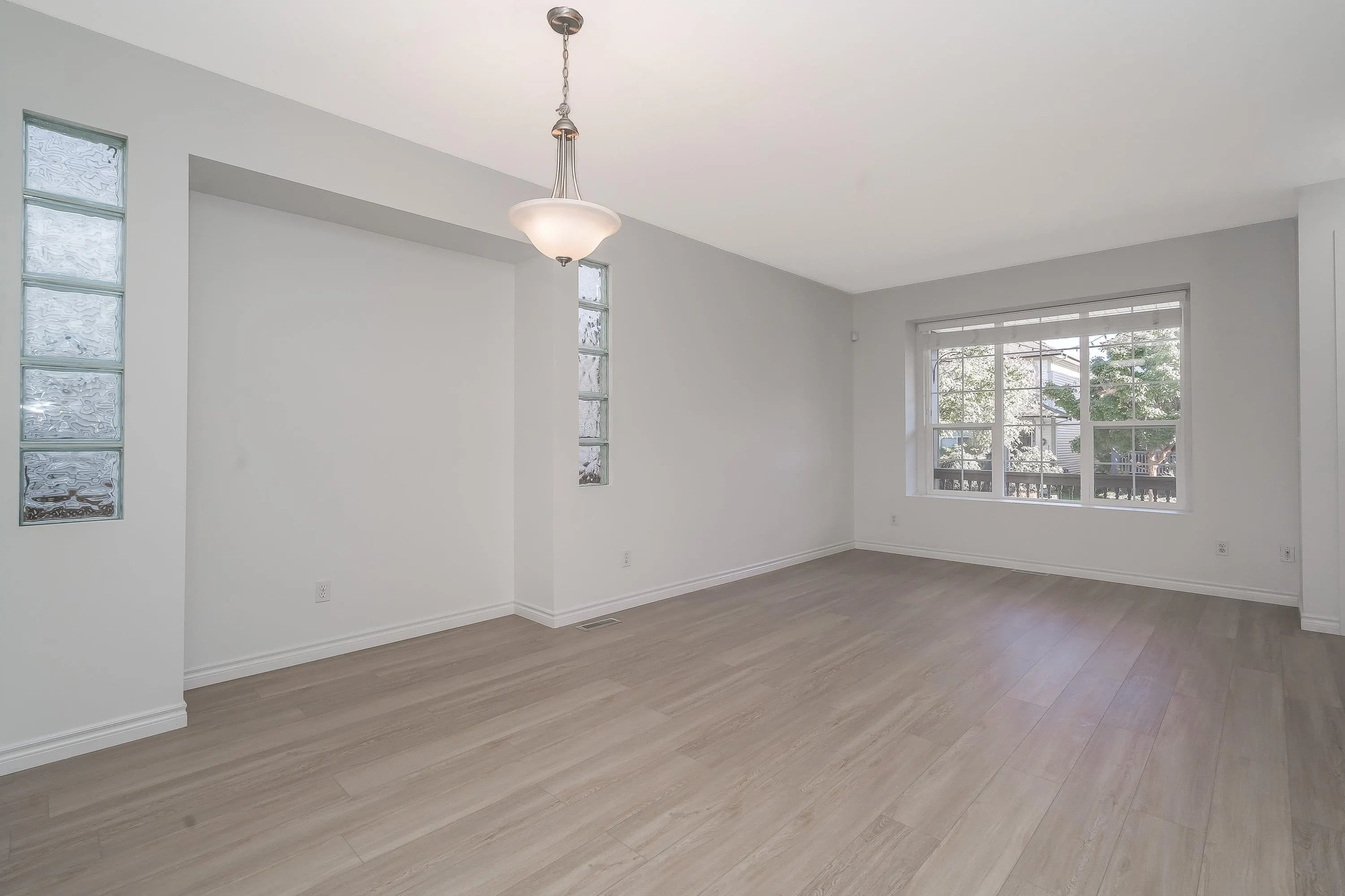 8669 207 Street