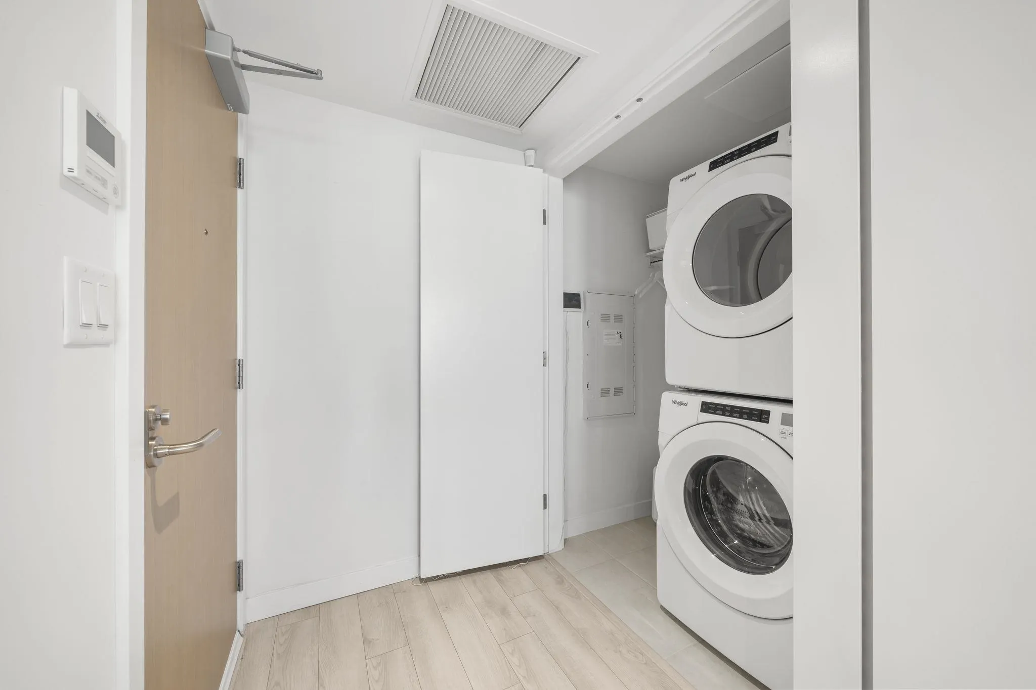 2085 Skyline Court #3601