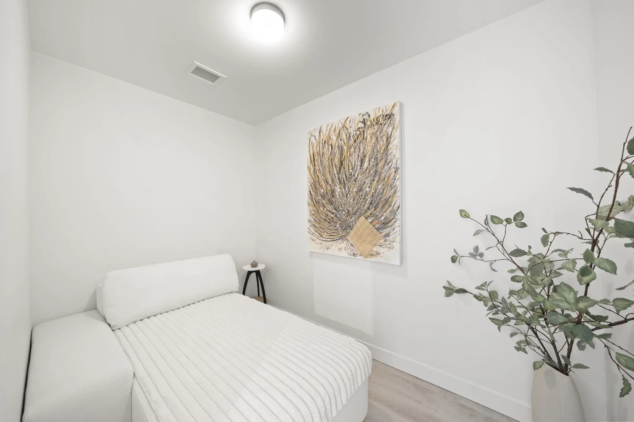 2085 Skyline Court #3601