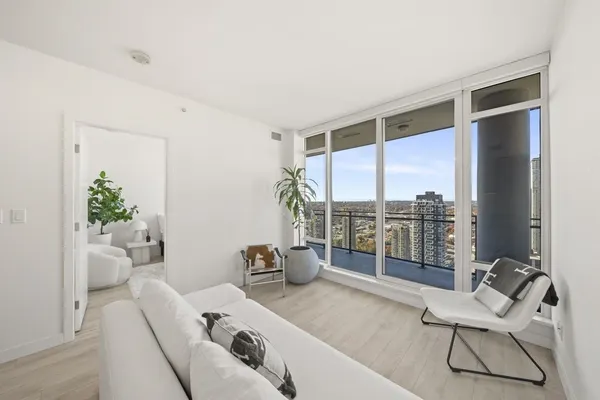 2085 Skyline Court #3601