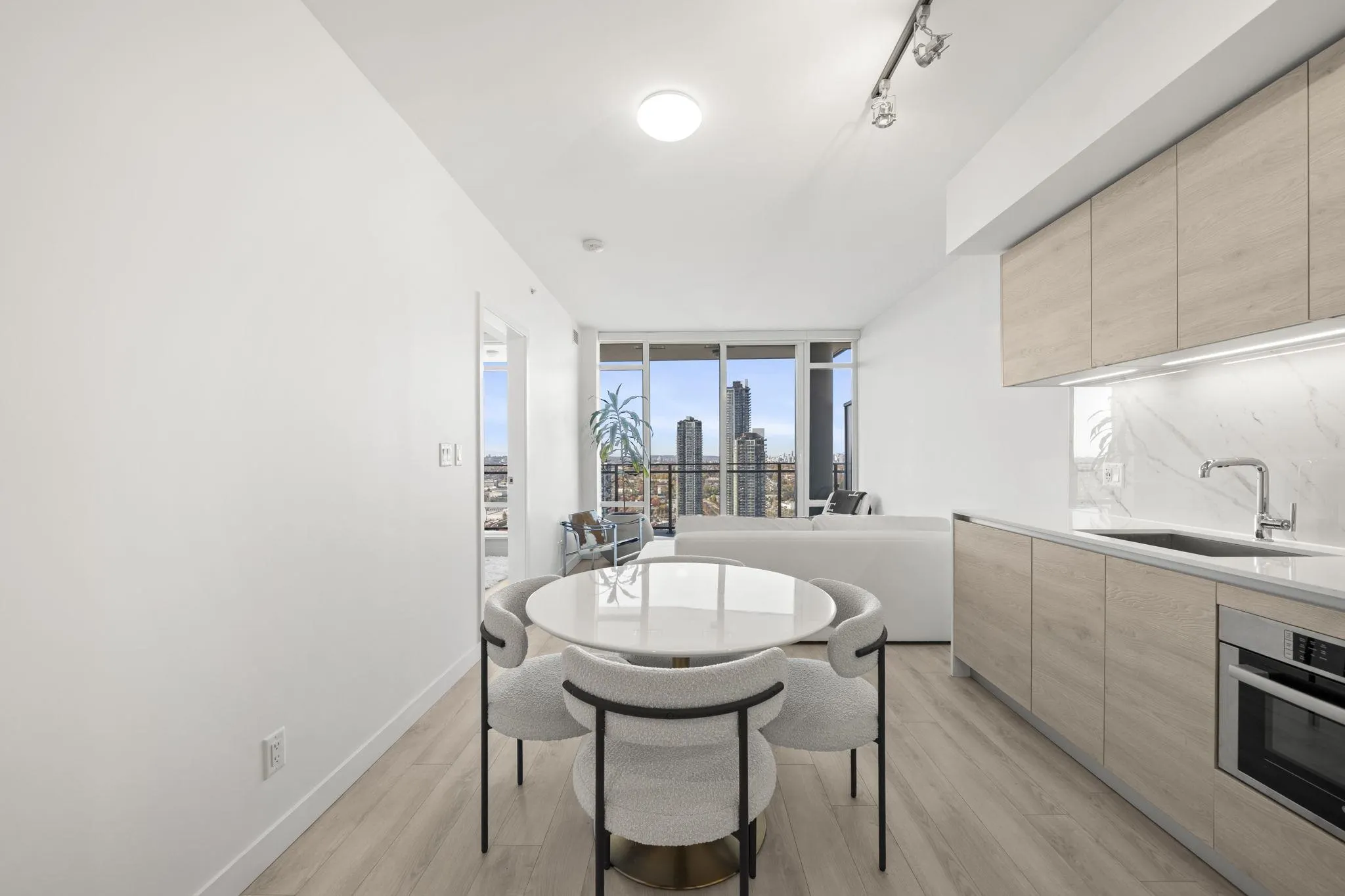 2085 Skyline Court #3601