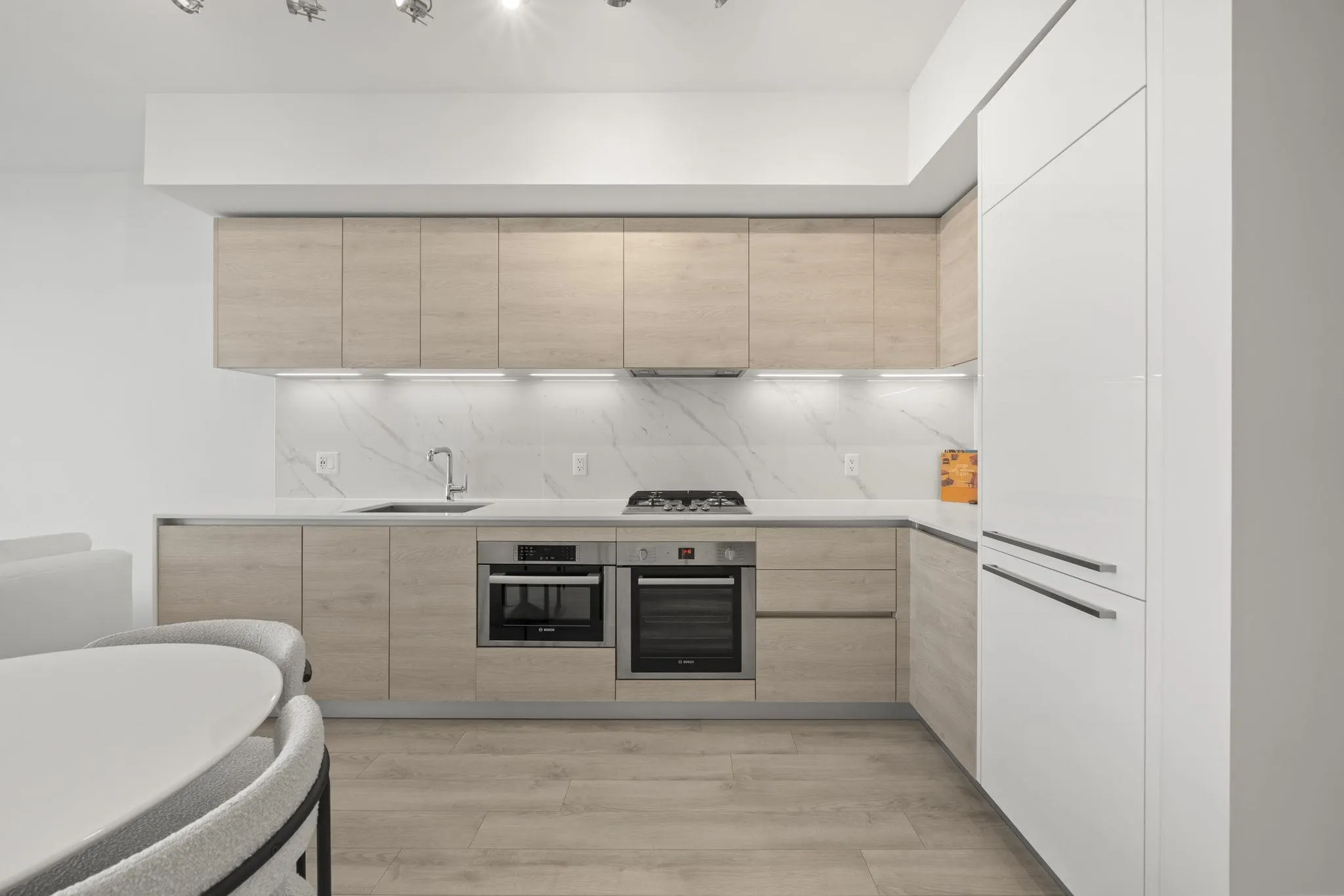 2085 Skyline Court #3601