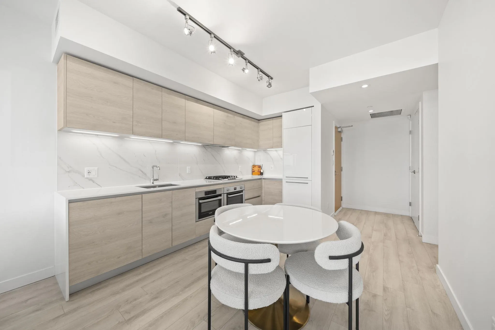 2085 Skyline Court #3601