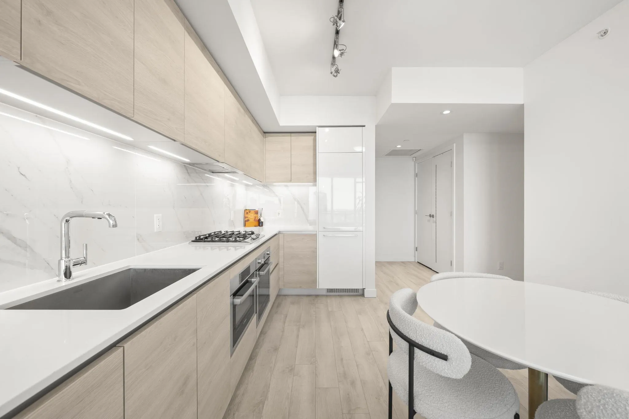 2085 Skyline Court #3601