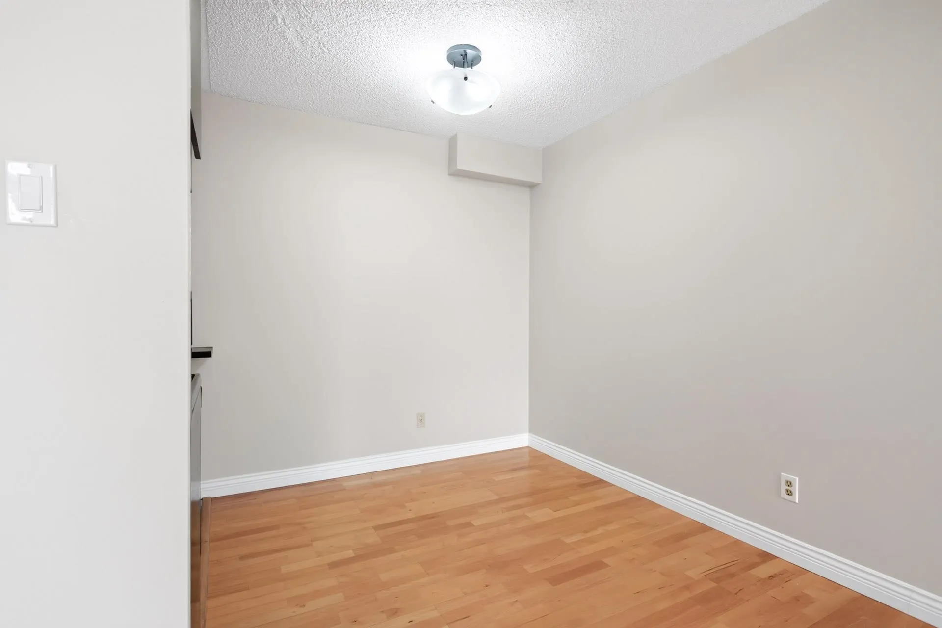 6689 Willingdon Avenue #1505
