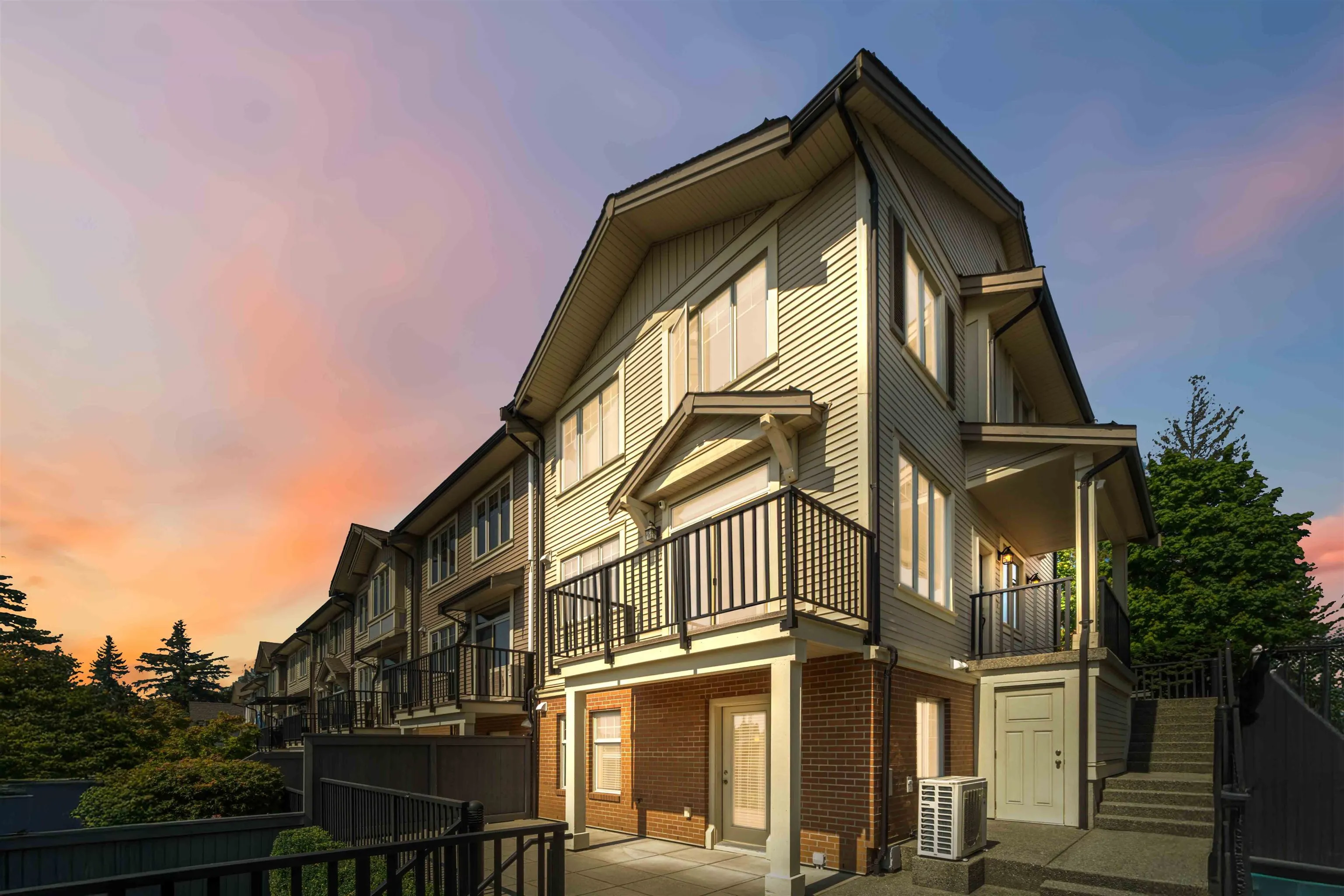 3416 Roxton Avenue #108