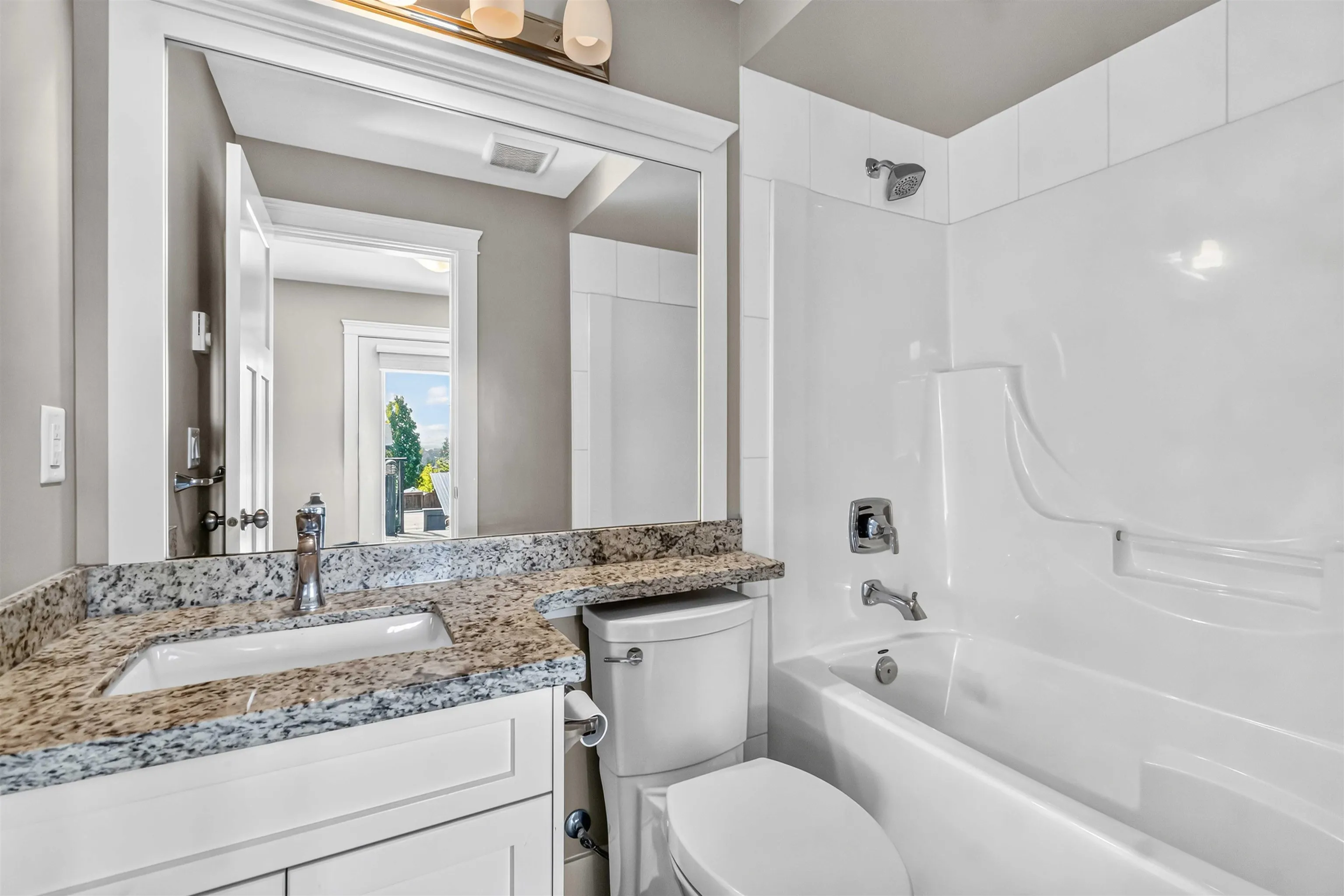 3416 Roxton Avenue #108