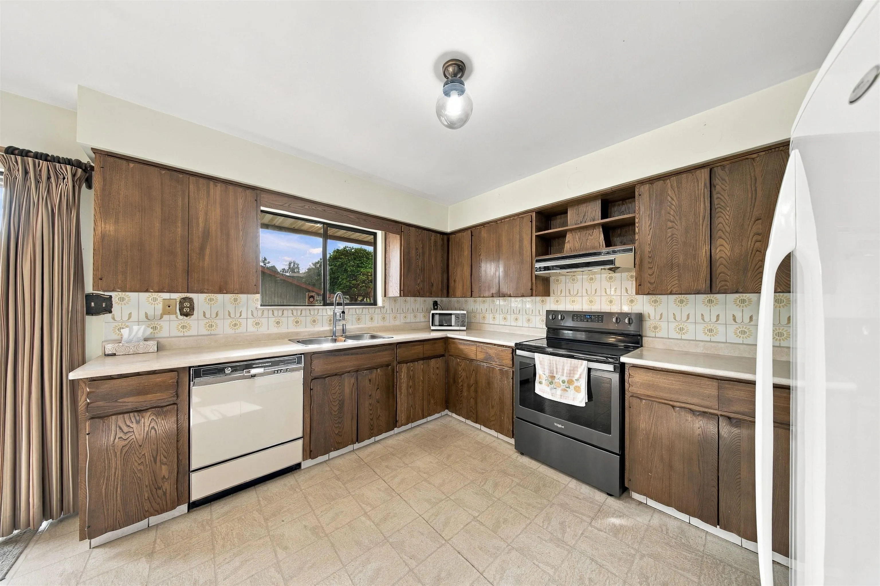 4052 Price Street